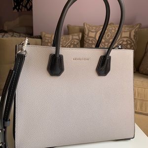 Michael Kors Mercer Large Tote Bag